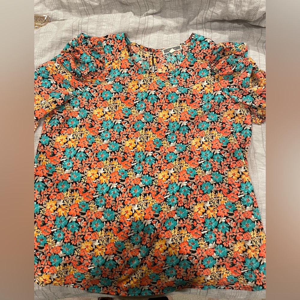 Pleione floral short sleeve flowy top printed medium M nwot is blouse dress - Picture 2 of 3